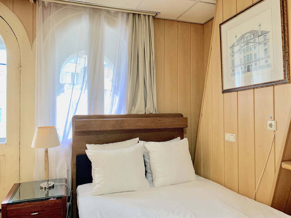 Di-Ann Hotel 39/67