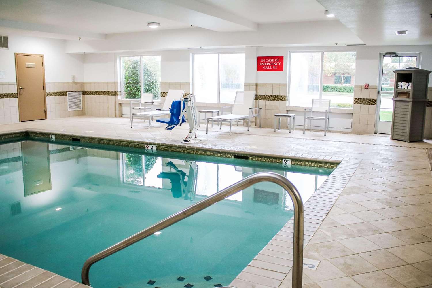 Country Inn Suites By Radisson Richmond West At I 64 Va 18/39