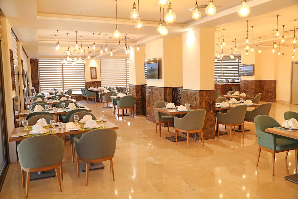 Lacosta Hotel 30/32