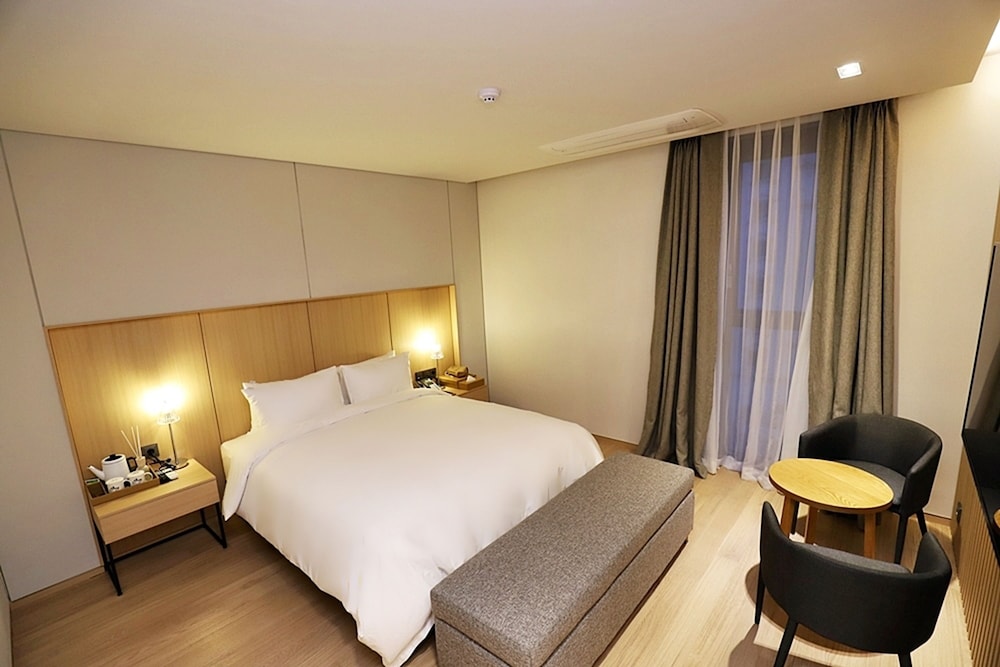 Gangneung Grey Hotel 8/46