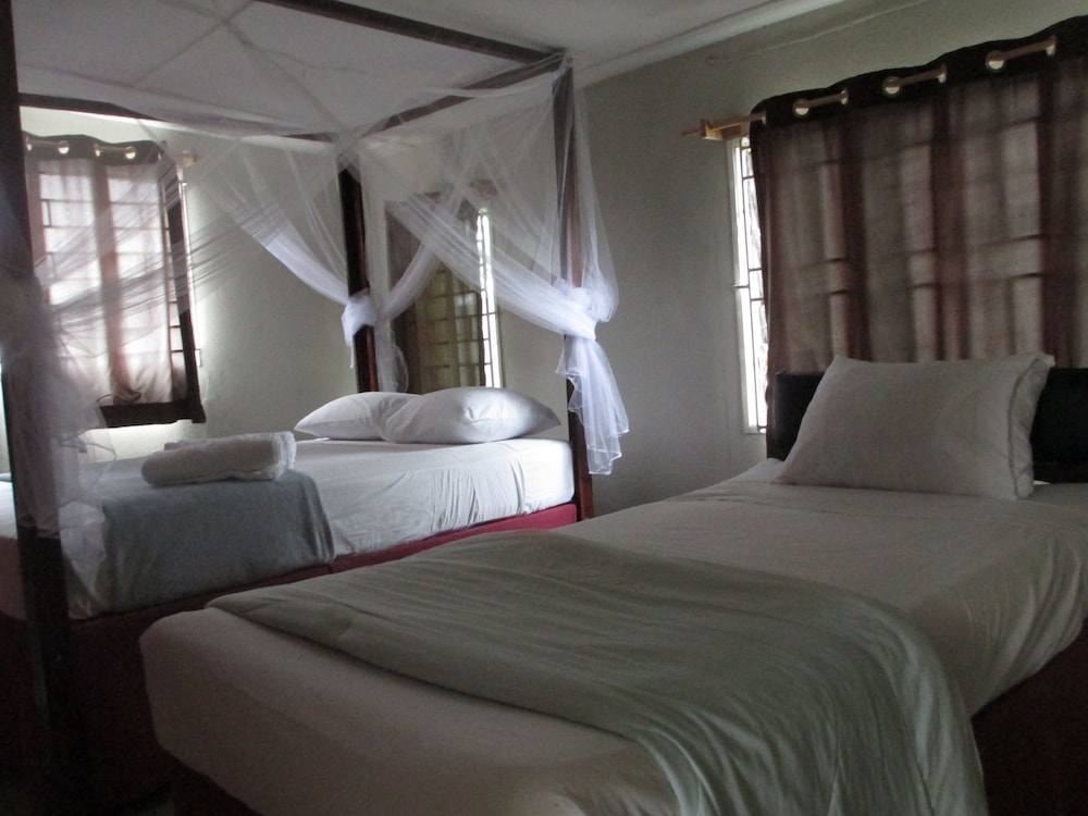 Kingsworth Hostel 7/42