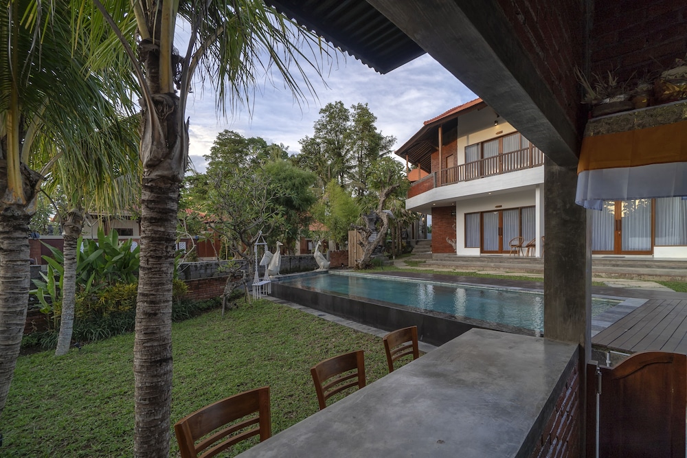 Utamas Keramas Villa 40/50