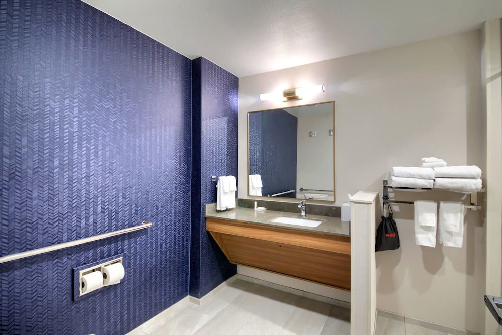 Fairfield Inn And Suites By Marriott Dallas Cedar Hill 18/42