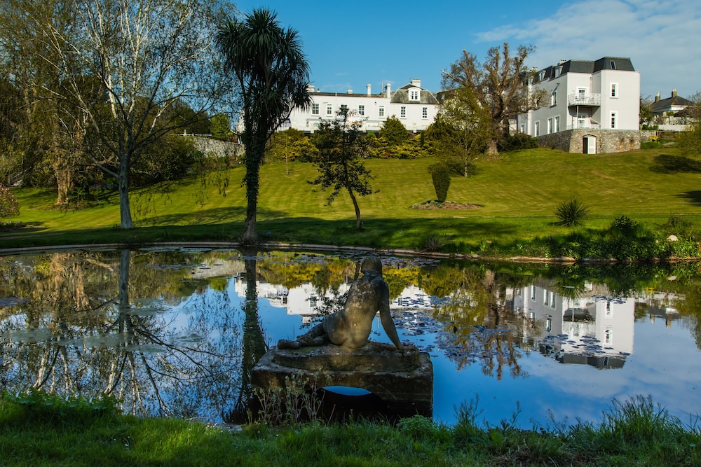 Cliffden Hotel 63/66