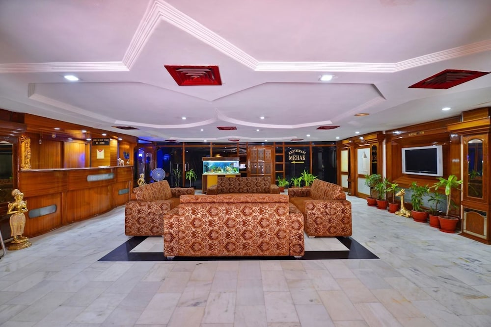 Hotel Dolphin 4/19