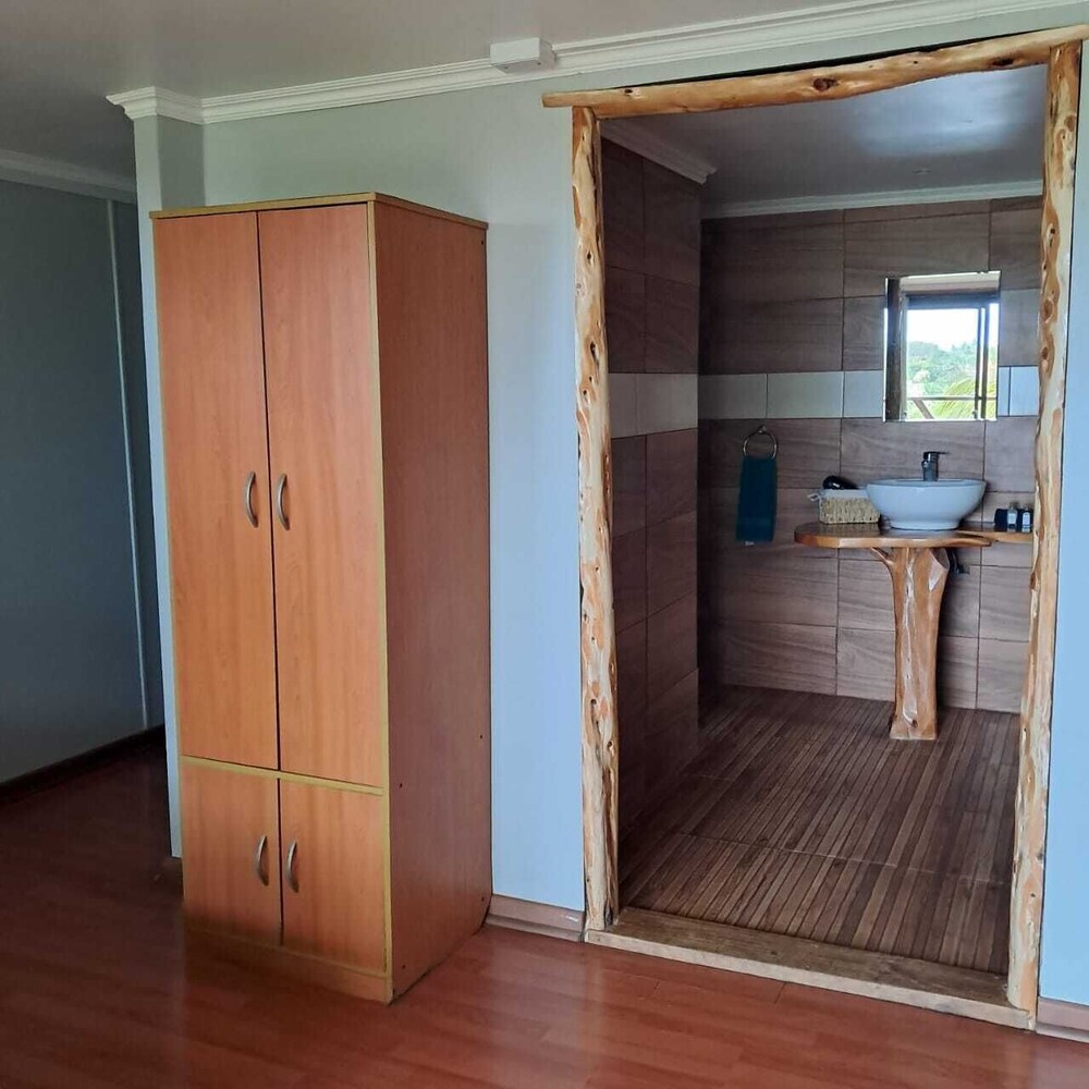 Hotel Uka Mana 3/50