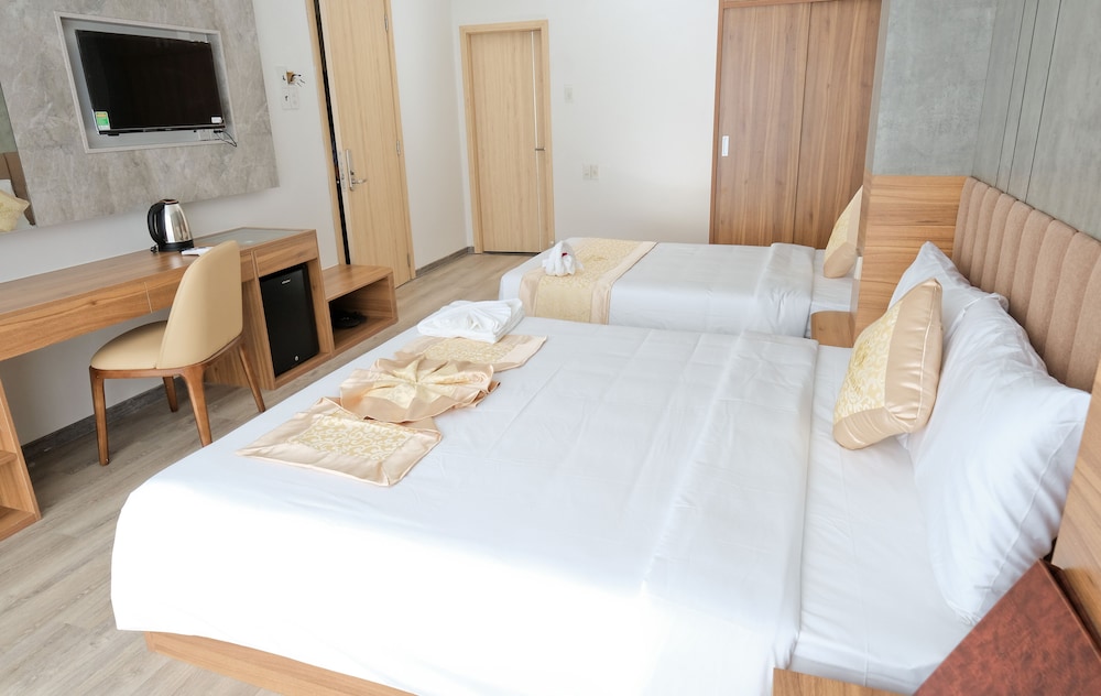 Prague Nha Trang Hotel 17/35