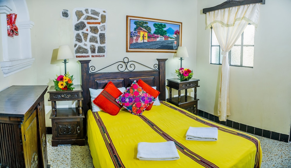 Posada San Vicente 8/50