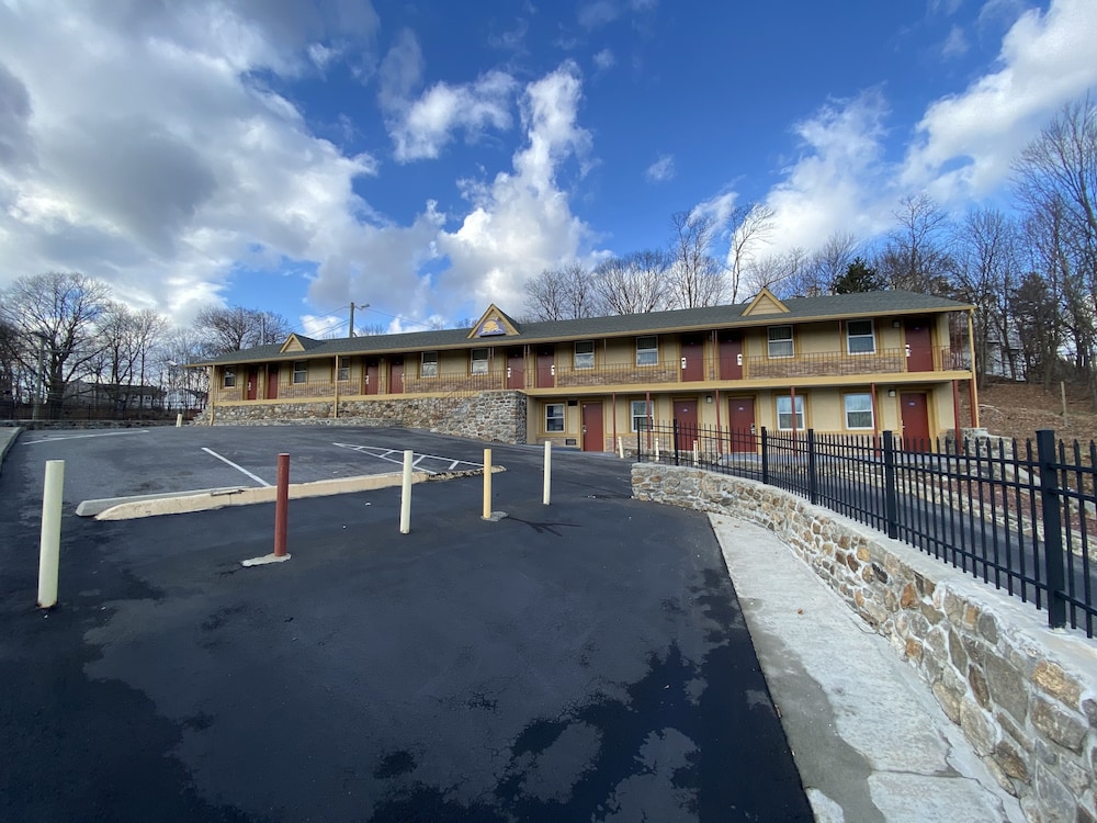 Golden Hill Inn Danbury 10/27
