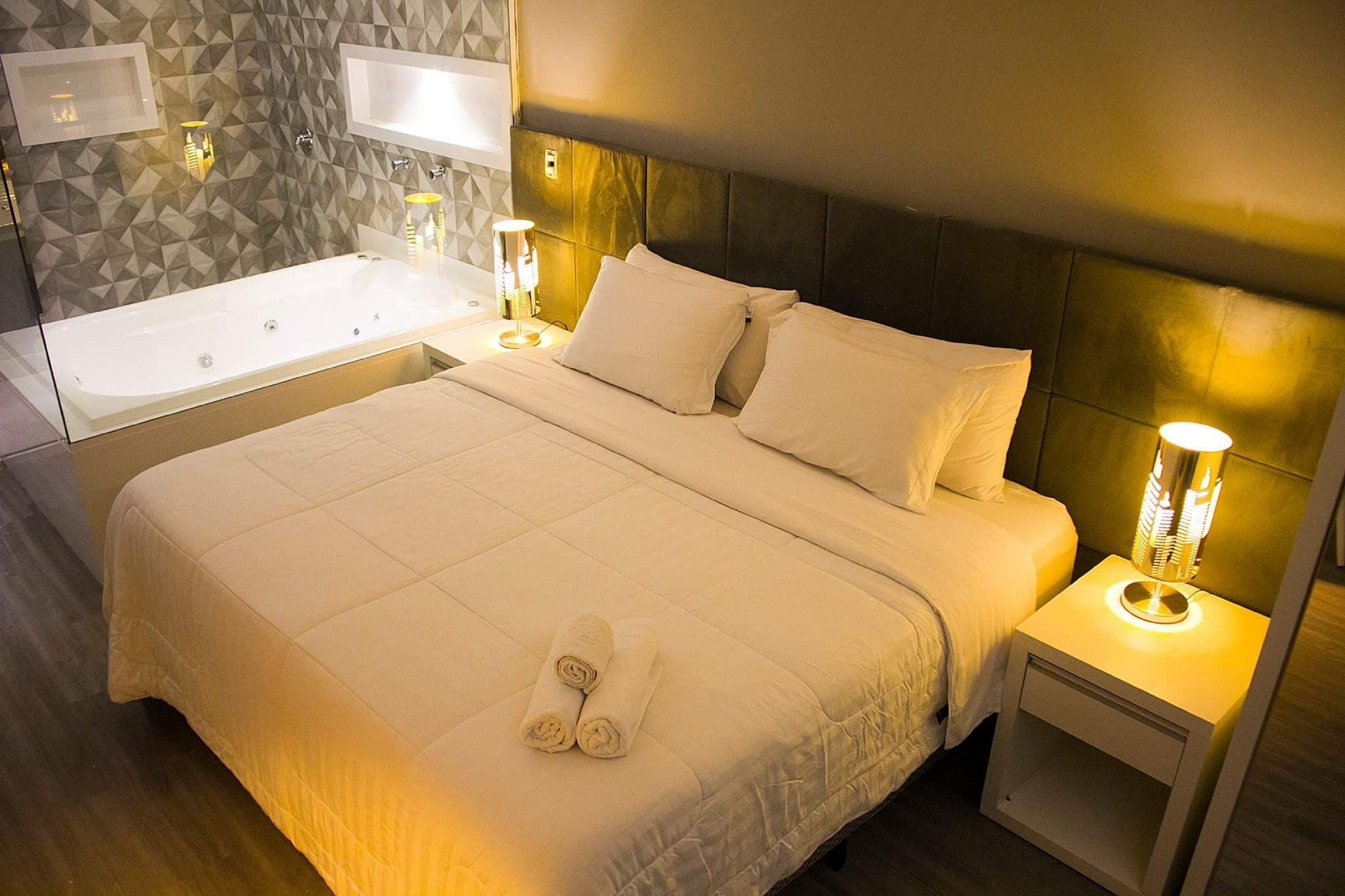 SUITE, HYDROMASSAGE