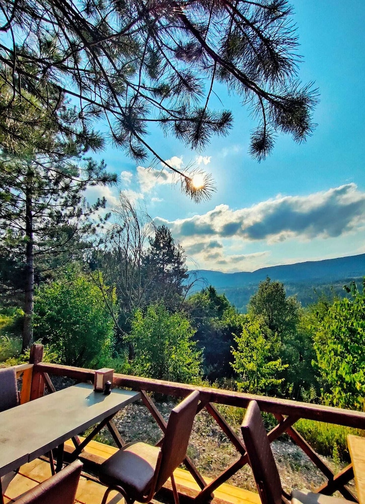 Campinari Doga Evleri & Restaurant 30/50