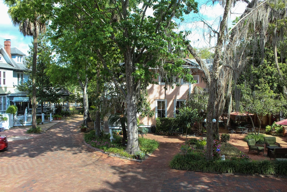 Sweetwater Branch Inn 68/77