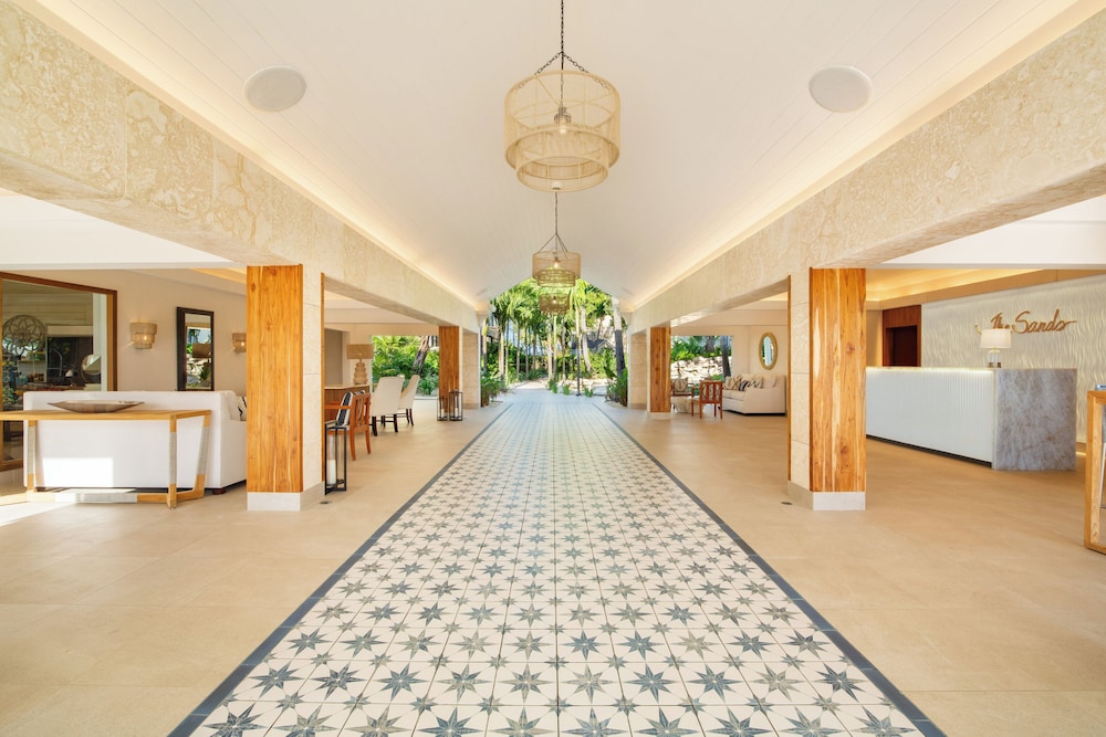 The Sands At Grace Bay 17/80