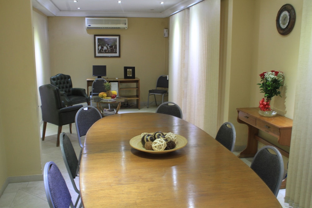 Premier Hill Suites 63/68