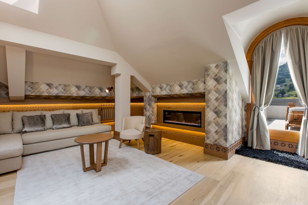 Grand Hotel Savoia Cortina d'Ampezzo, A Radisson Collection Hotel 10/70
