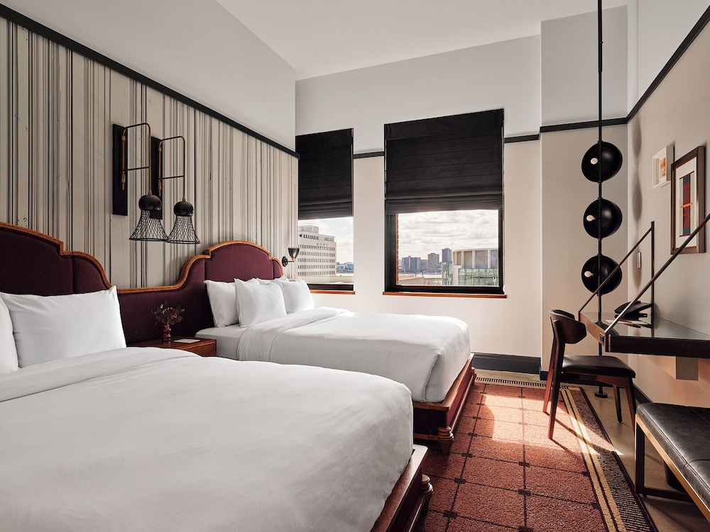 GUEST ROOM, 2 QUEEN BEDS