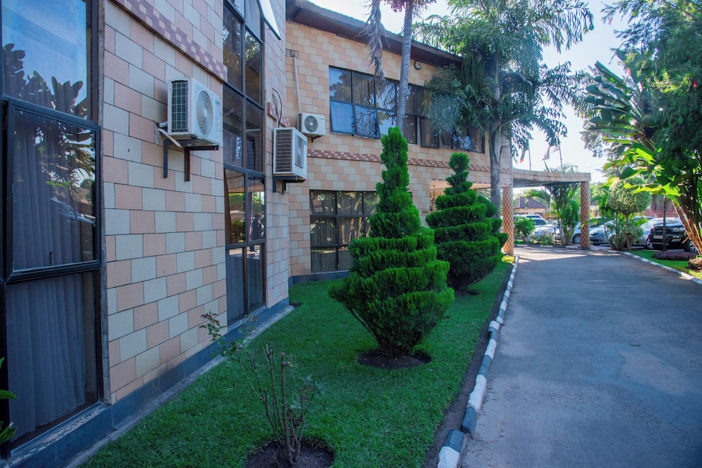 Mika Hotel 36/46