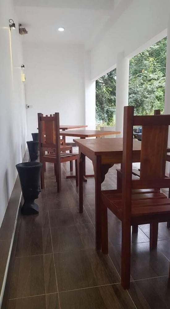 Asharo Sigiriya Villa 18/28