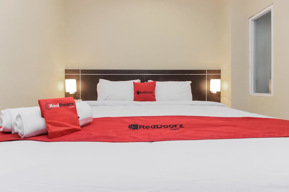 Reddoorz Plus @ Thamrin 10/50