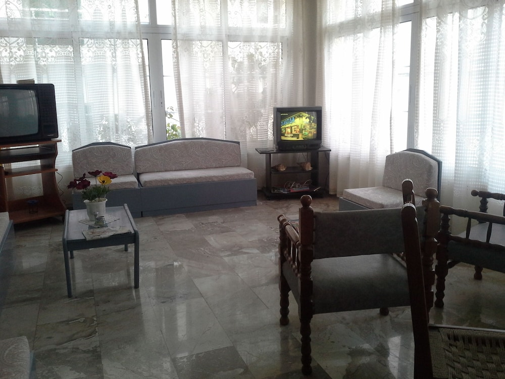 Despina Hotel 11/27
