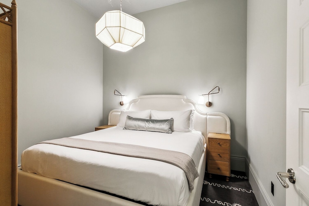 DELUXE, APARTMENT