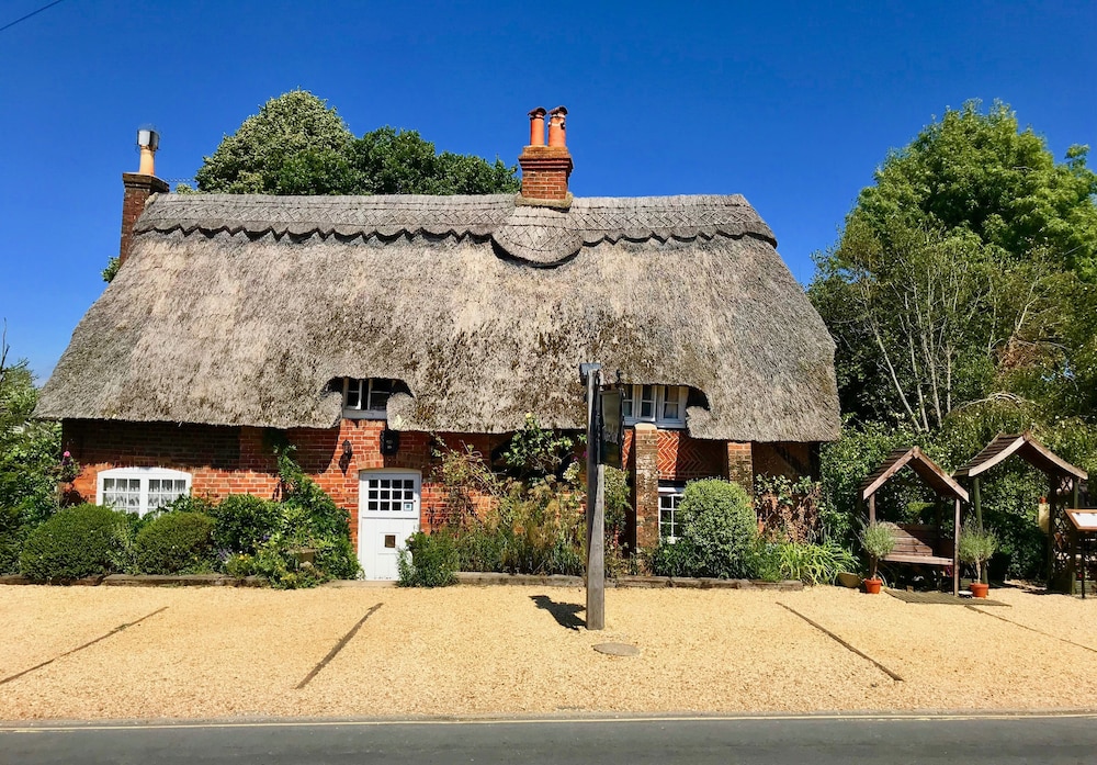 Thatched Cottage 6/67
