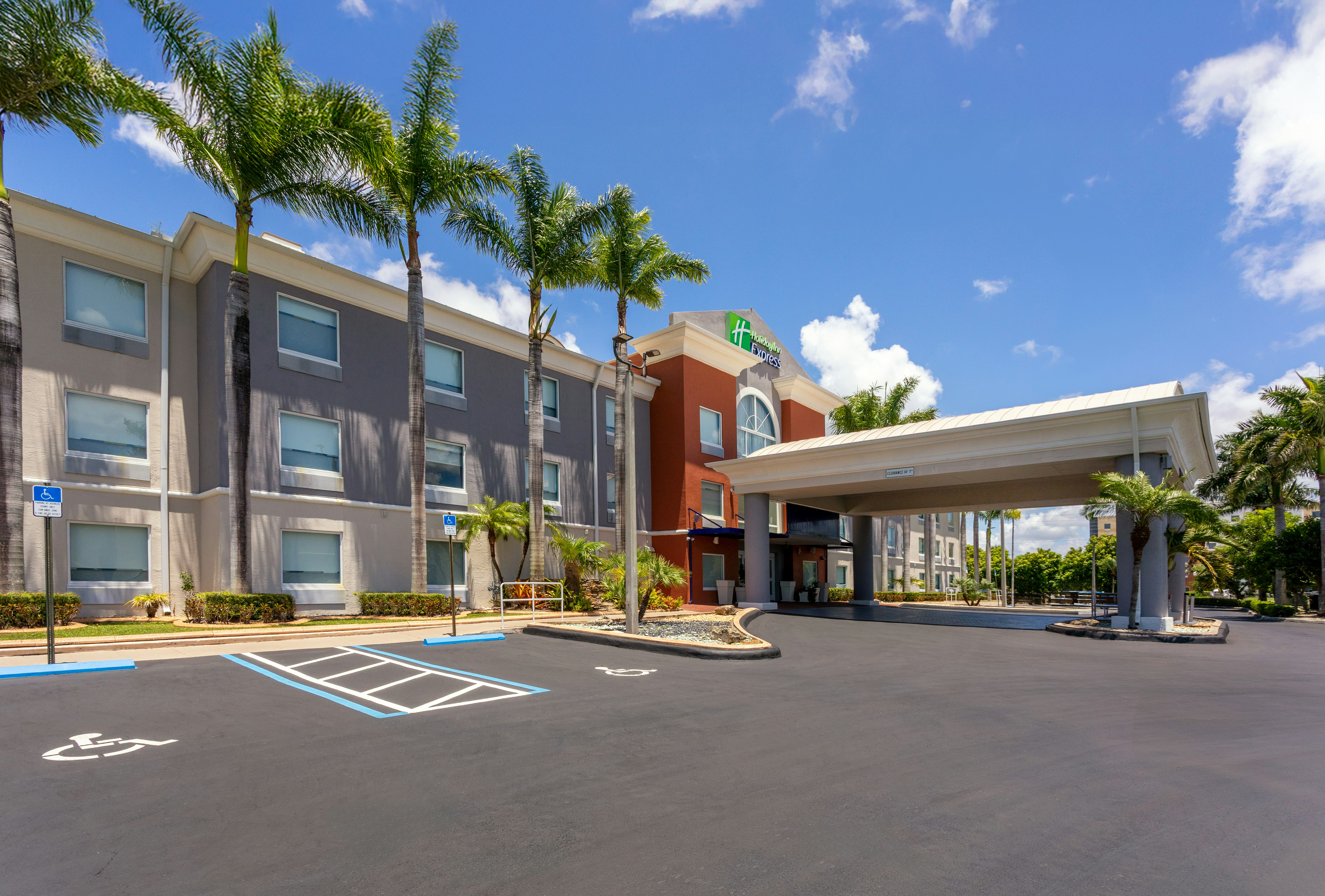 Holiday Inn Express Hotel And Suites Florida City Gateway To Keys 65/70