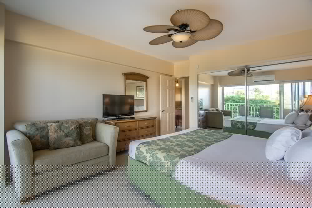 Waikiki Shore by OUTRIGGER 33/81