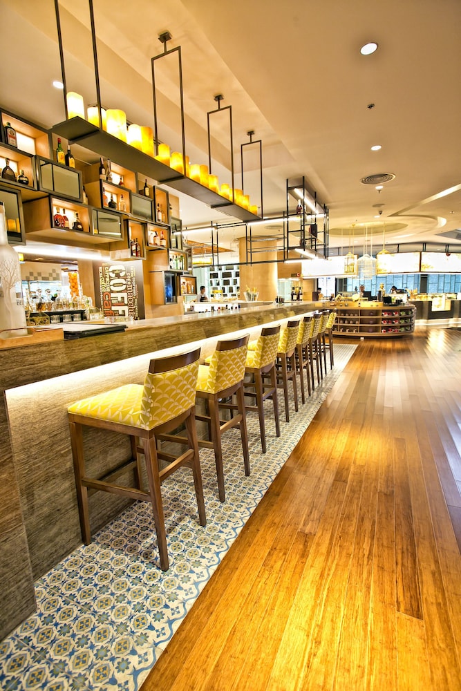 Dusit Thani Manila 54/72