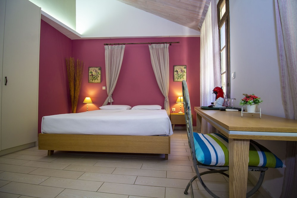 Elia Portou Rooms 15/33