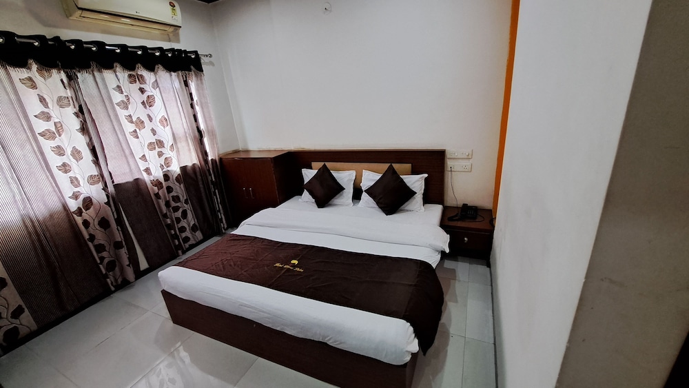Hotel Dhruv Palace 19/47