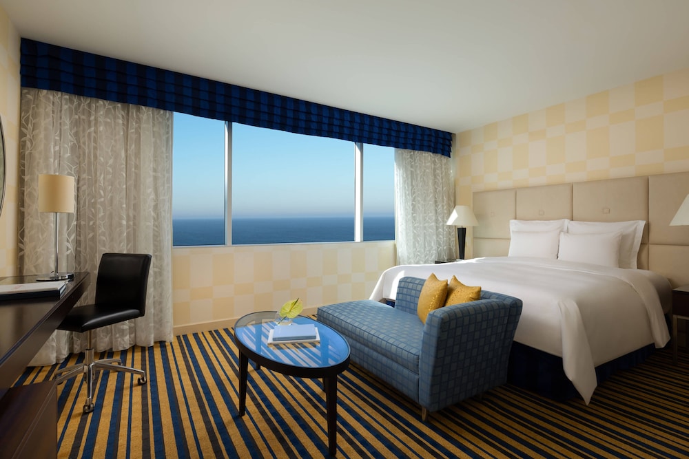 Renaissance Aktau Hotel 13/64