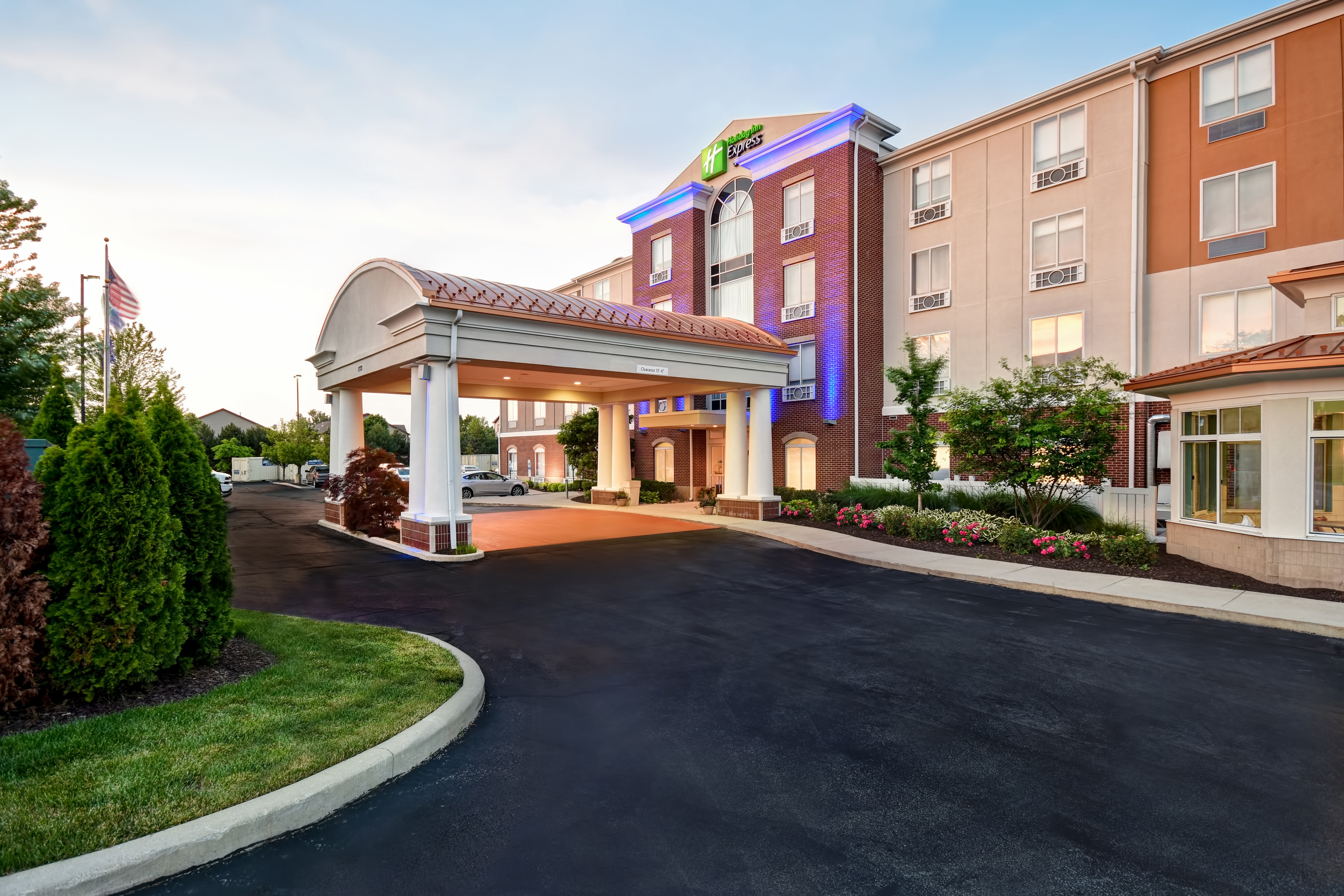Holiday Inn Express Suites Schererville 56/57