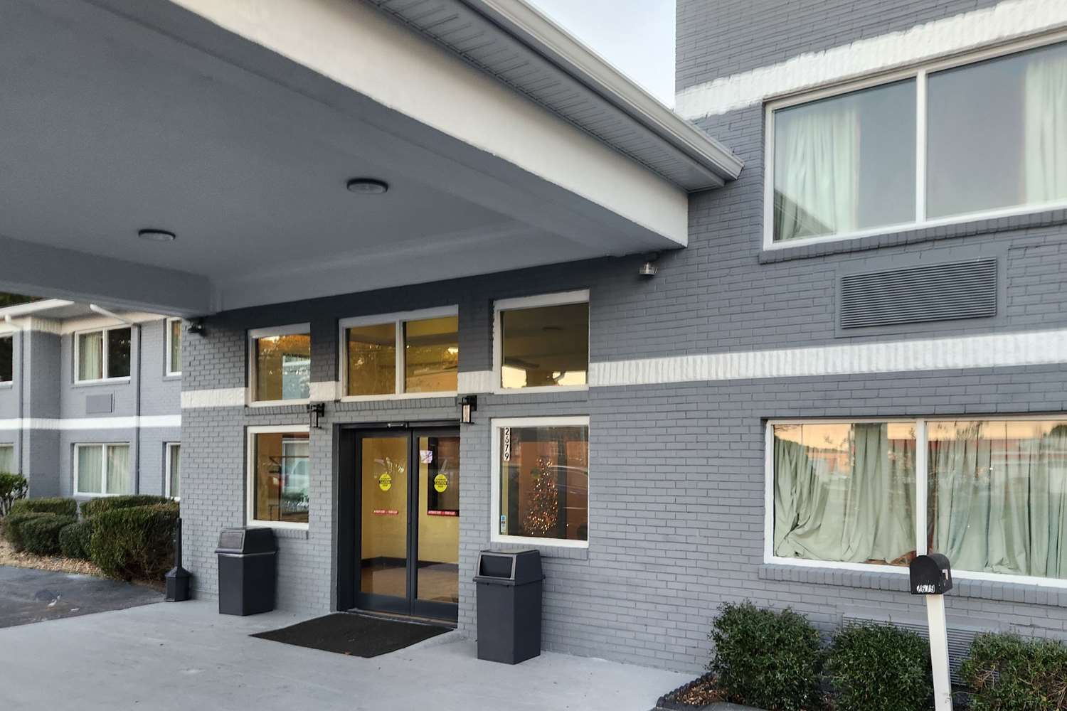 Econo Lodge Inn & Suites Warsaw, NC 5/11