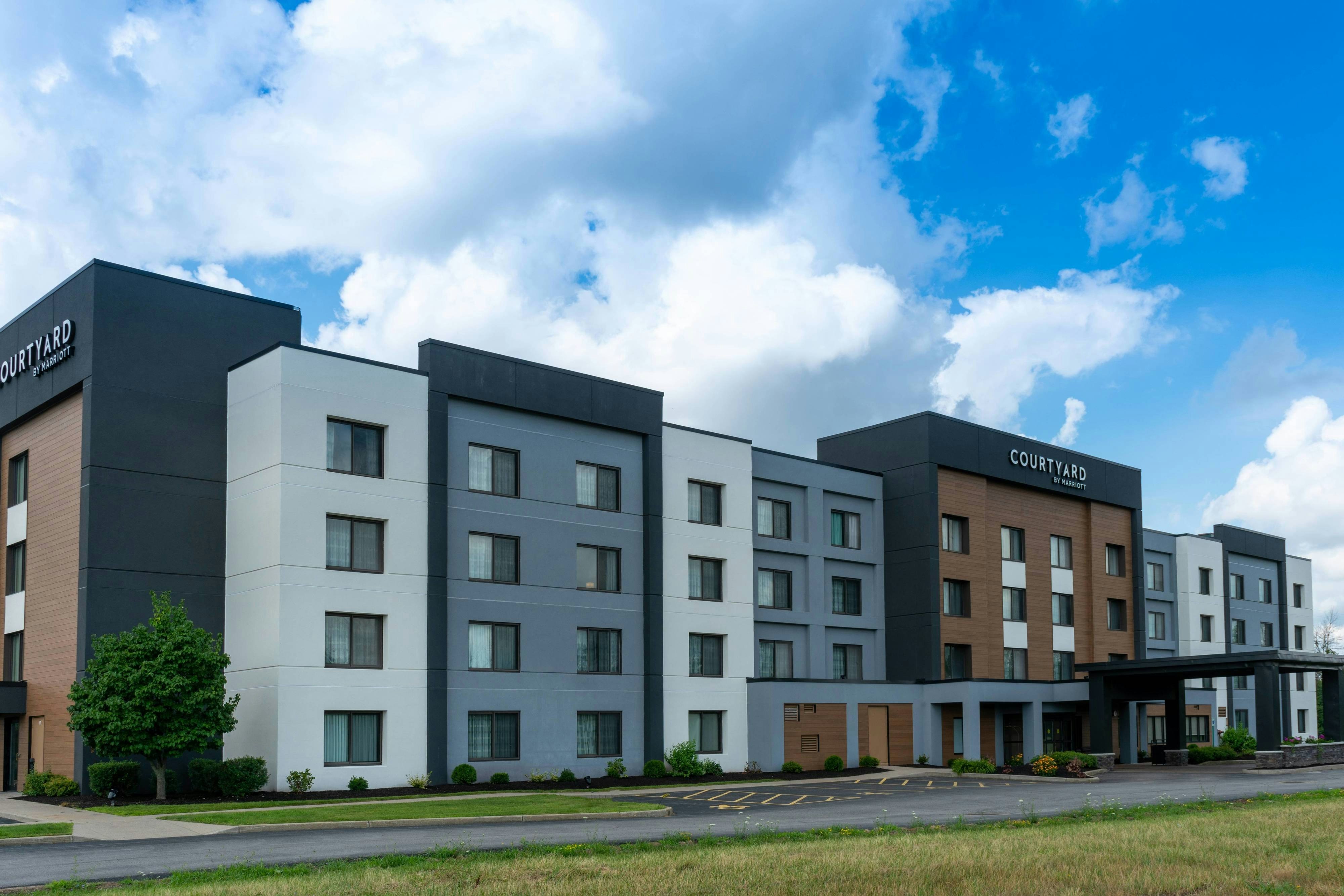 Courtyard by Marriott Buffalo Amherst/University 1/3