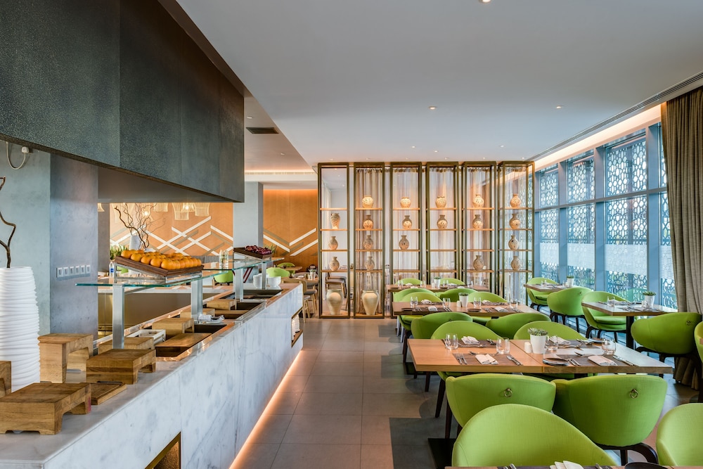 Novotel Muscat Airport 50/75
