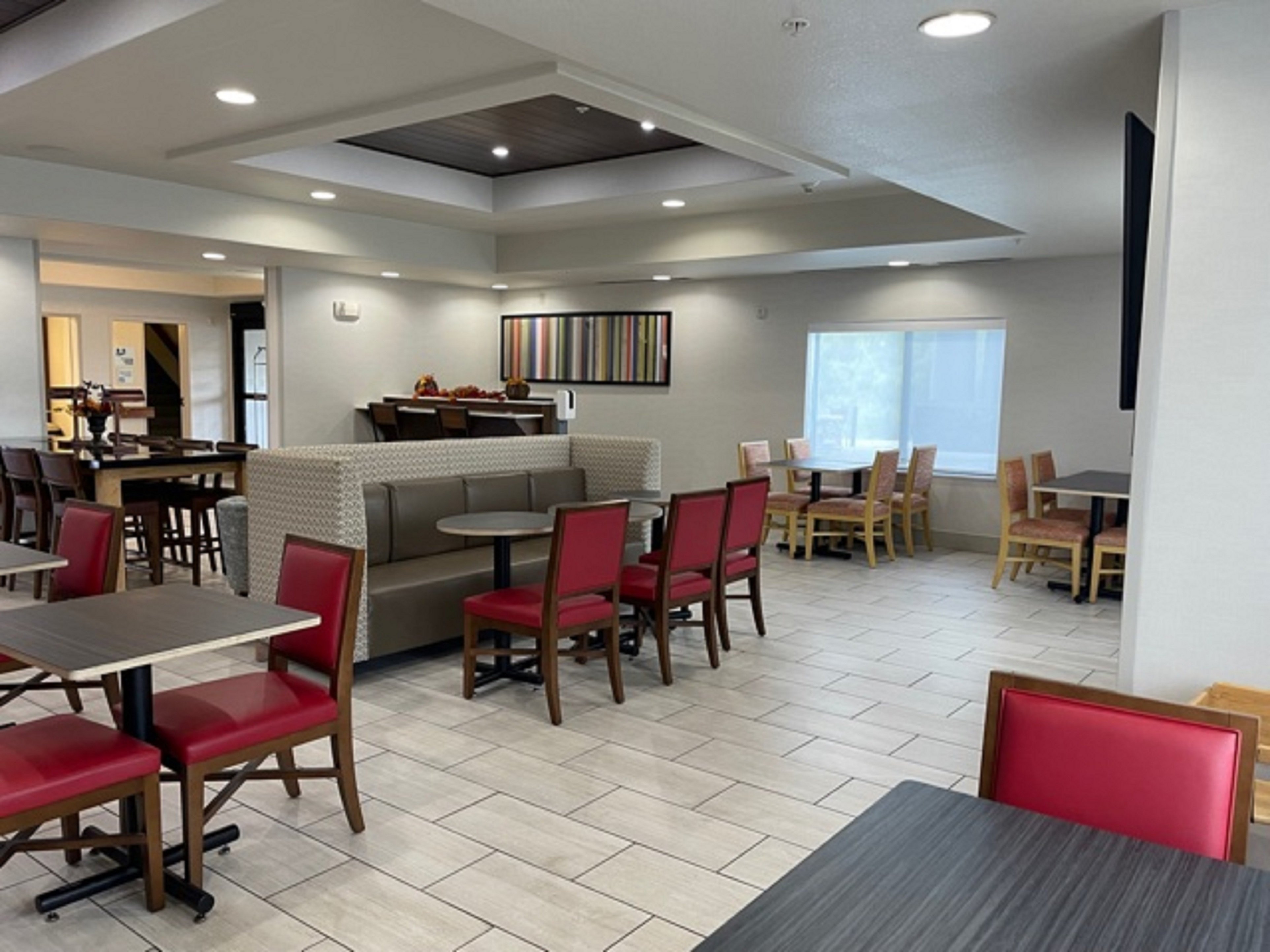 Holiday Inn Express Hotel Suites Lewisburg 13/16