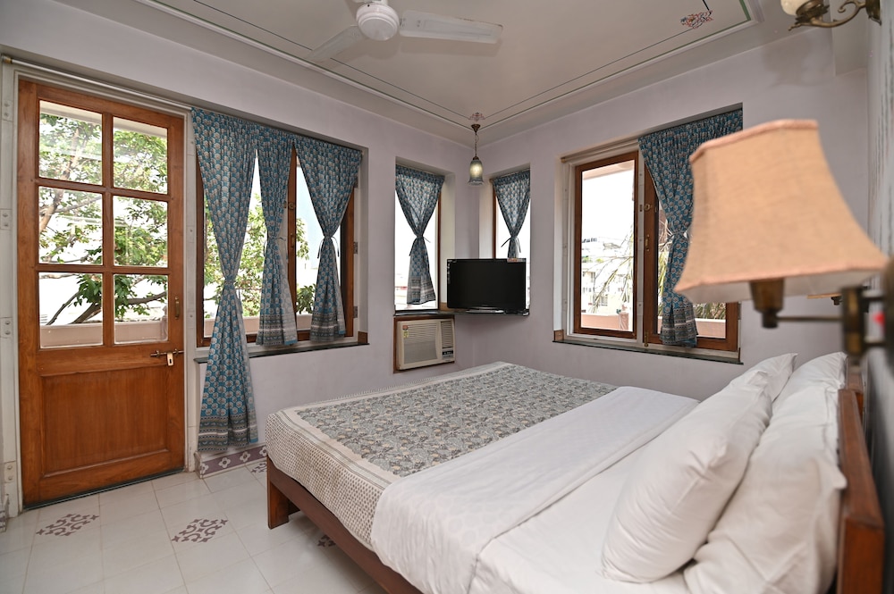 Om Niwas Suite Hotel 16/67