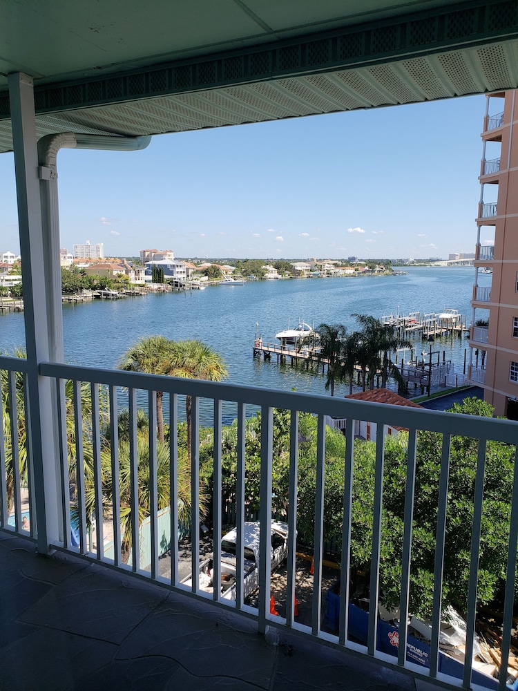 Clearwater Beach Hotel 4/50