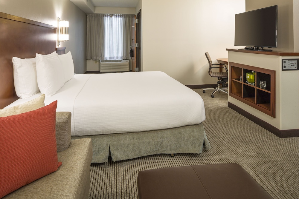 Hyatt Place Houston North 23/60