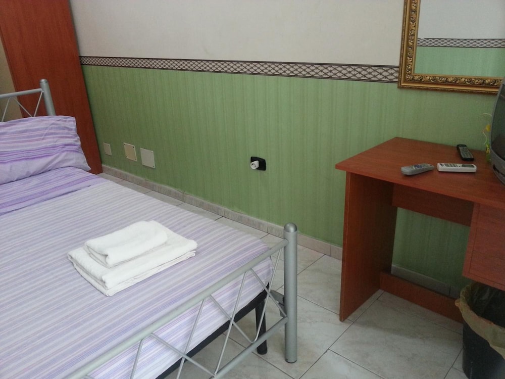 Astra Bed and Breakfast 17/50