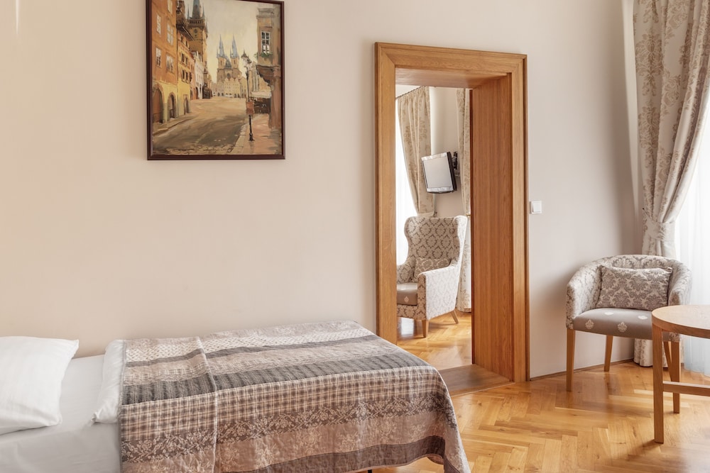 Hotel U Zlatych Nuzek 27/71