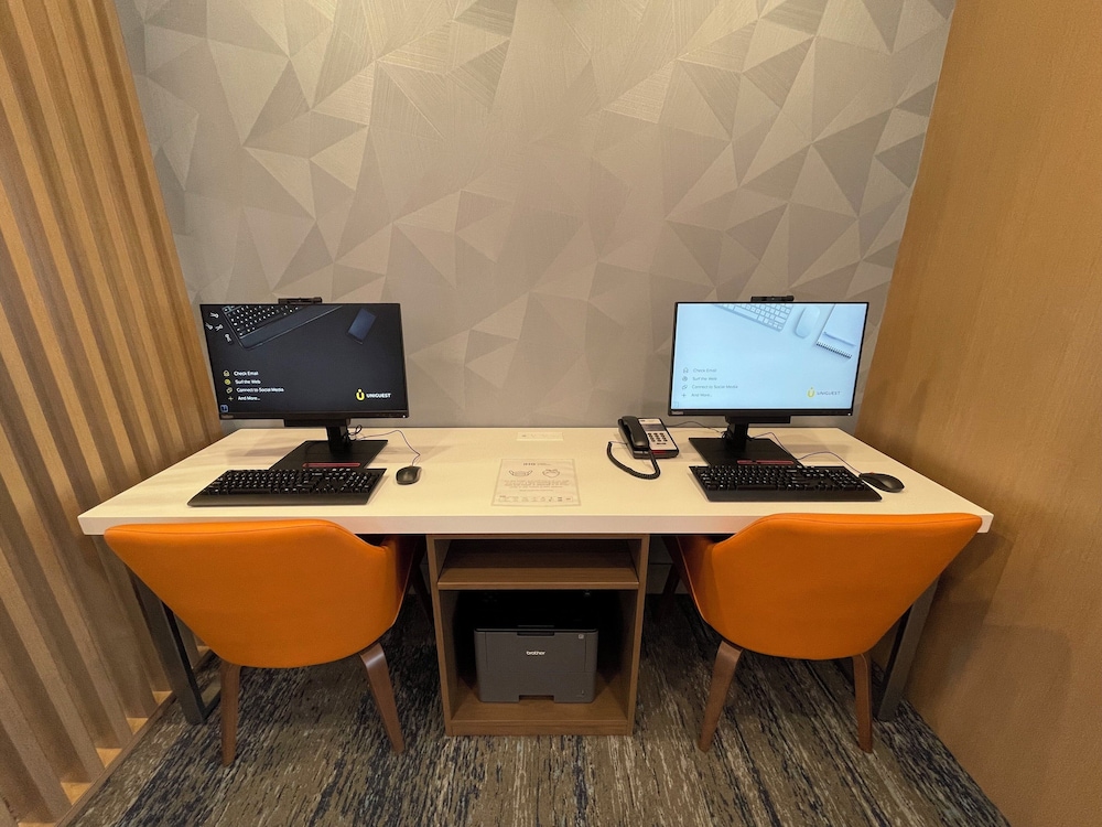 Holiday Inn Express & Suites Ft. Smith Airport, an IHG Hotel 61/75