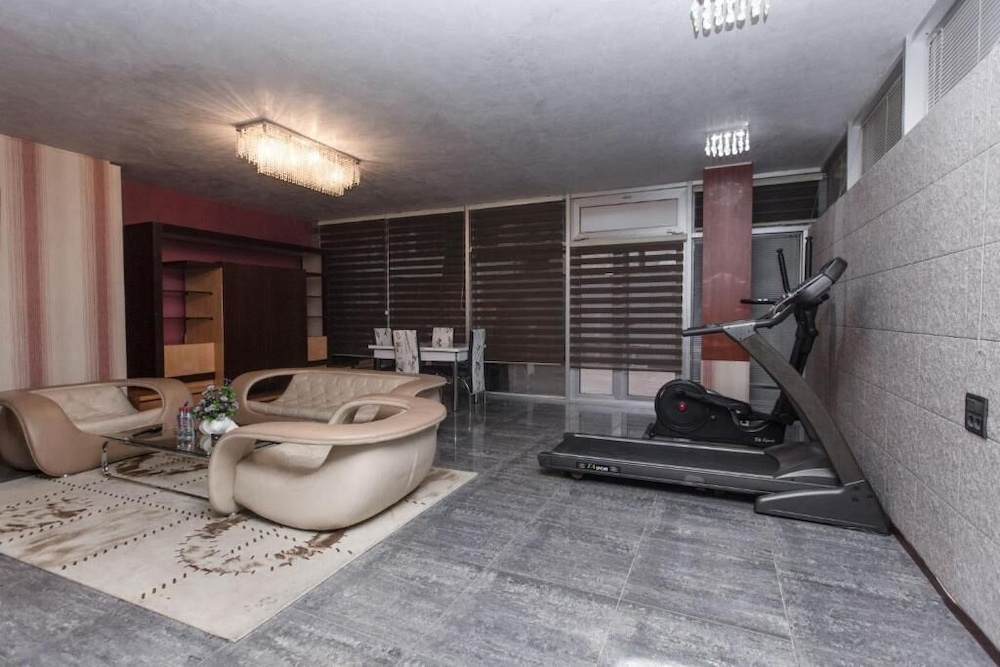 Clover Hotel Baku 35/50