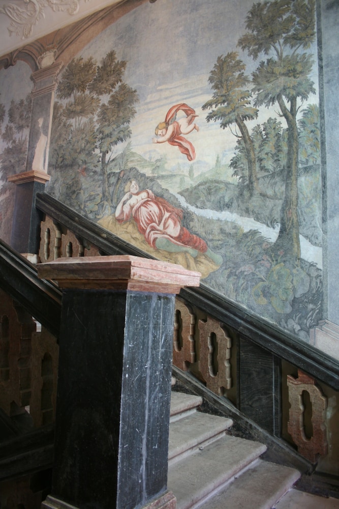 Hotel Zum Burgergarten 28/50