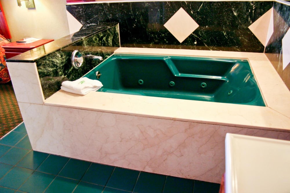 La Mirage Inn Lax Airport 8/29