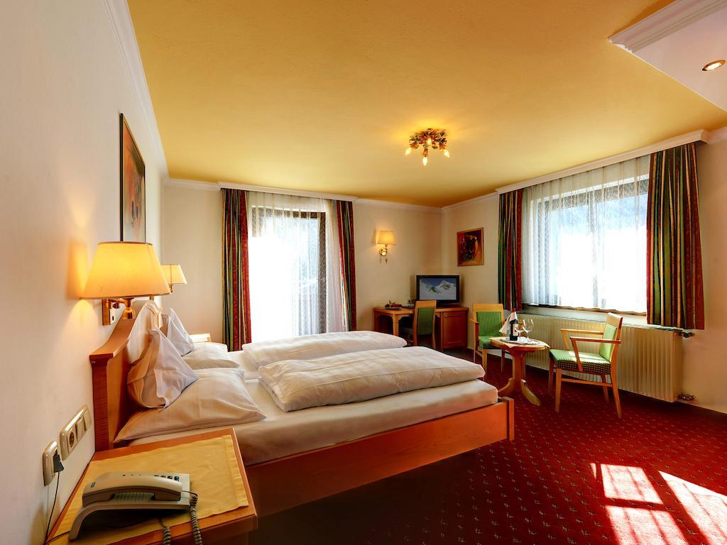 HOTEL ARLBERG 10/29