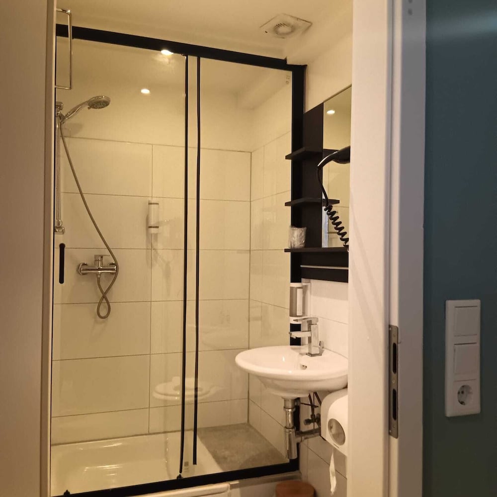 Cara Vita Hotel 58/62
