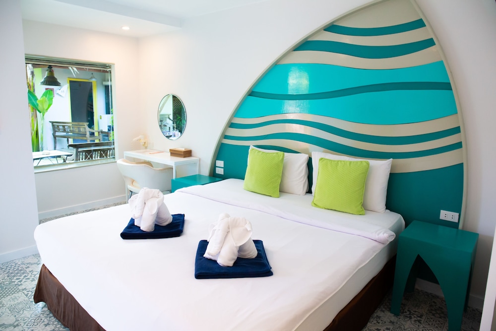 TANGO BEACH RESORT 8/30