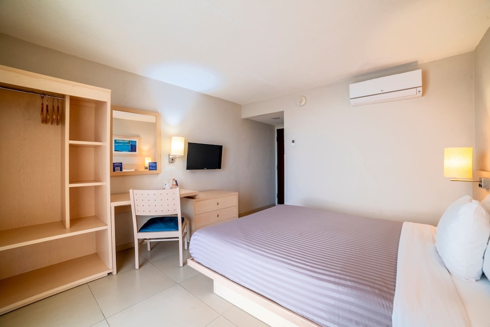 City Express by Marriott Ciudad Del Carmen 10/51